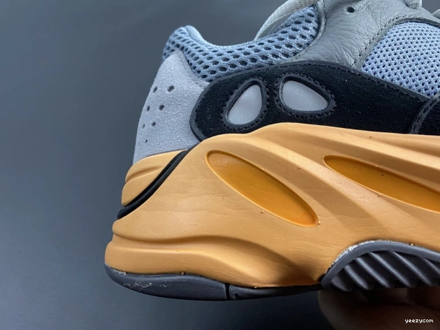 V2 Yeezy Boost 700 Sun GW0296 Adidas 1120